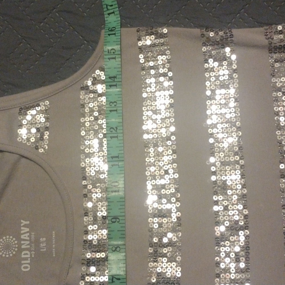 Old Navy White and Silver Sequin Tank - Picture 6 of 11